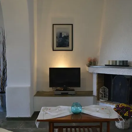 Charming Traditional House In Agia Anna Beach 펜션